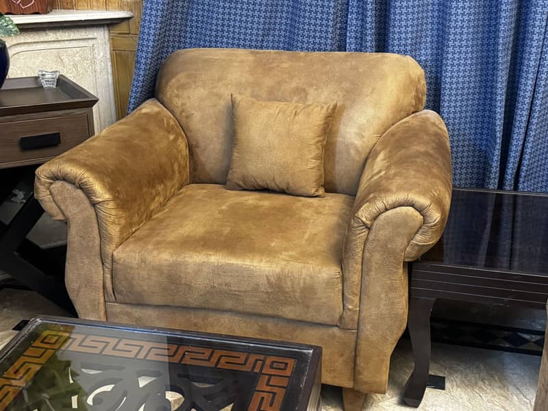 Sofa with tables 6