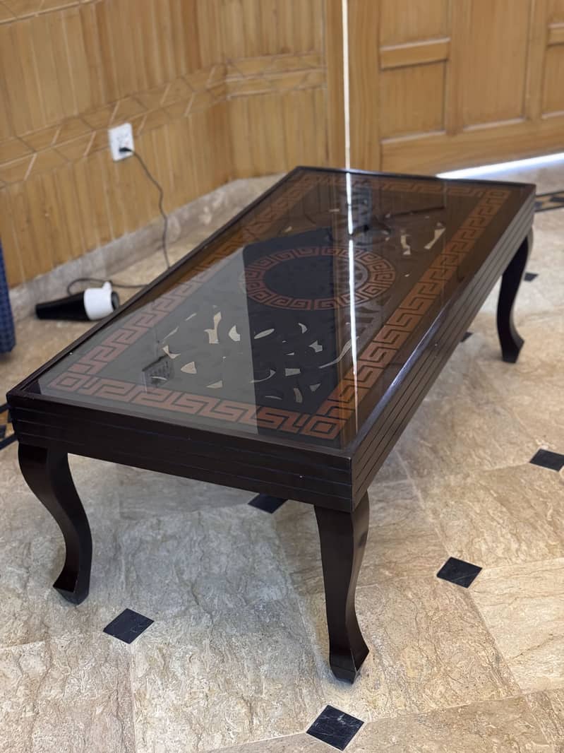 Sofa with tables 7
