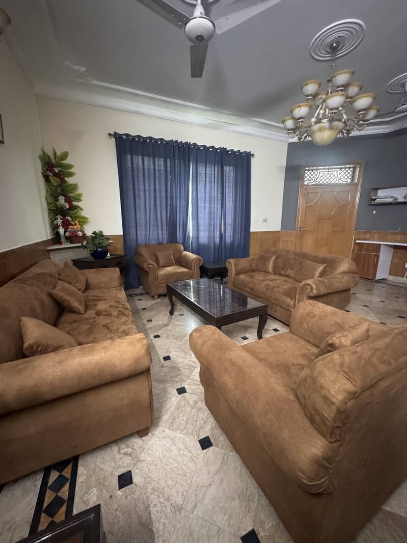 Sofa with tables 8