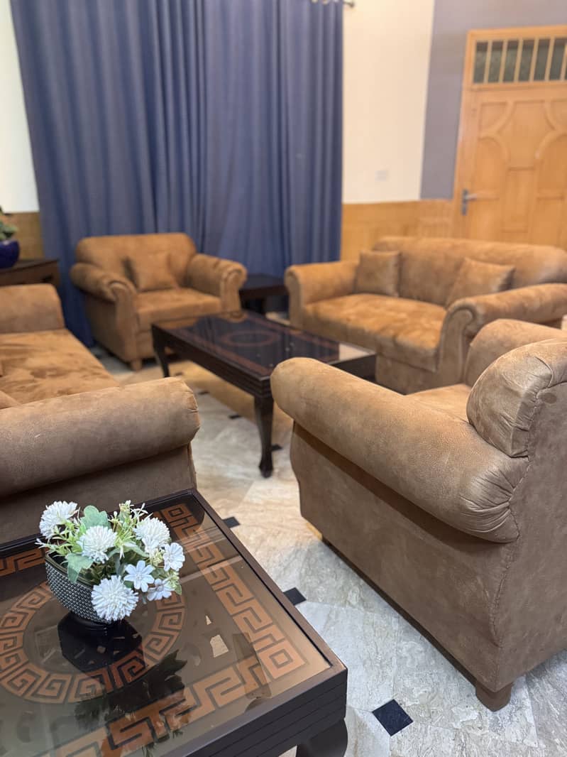 Sofa with tables 10