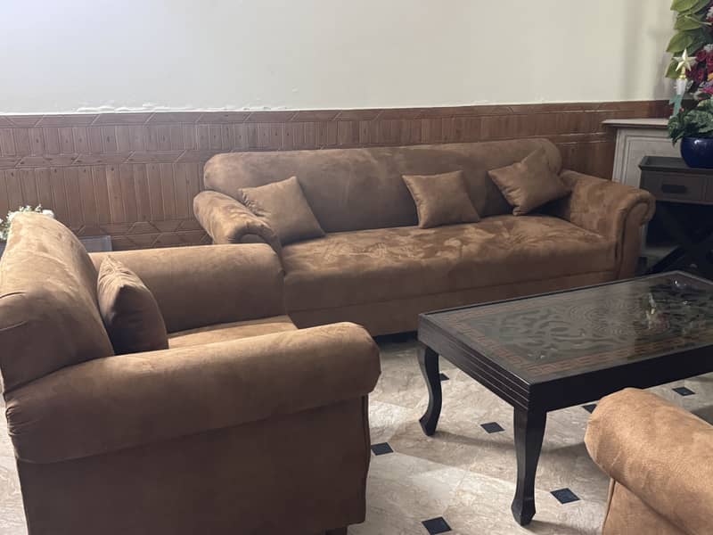 Sofa with tables 11