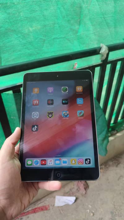 Ipad Mini 2 16gb memory version 12.5. 8