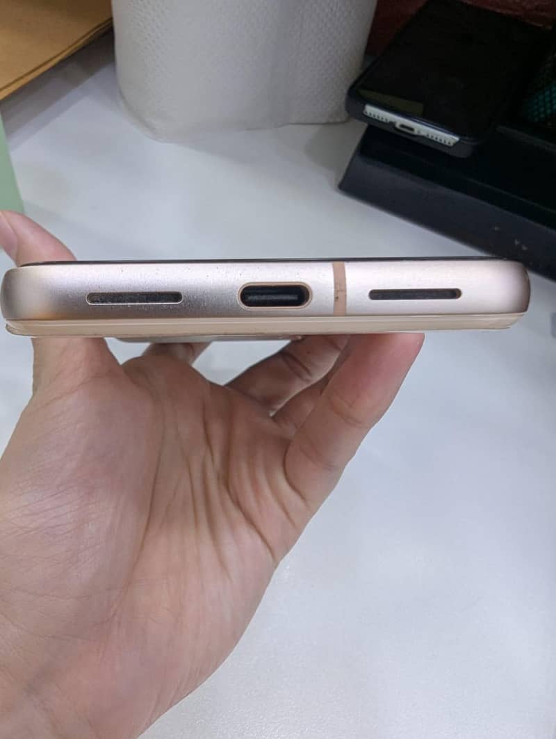 Google Pixel 8 2