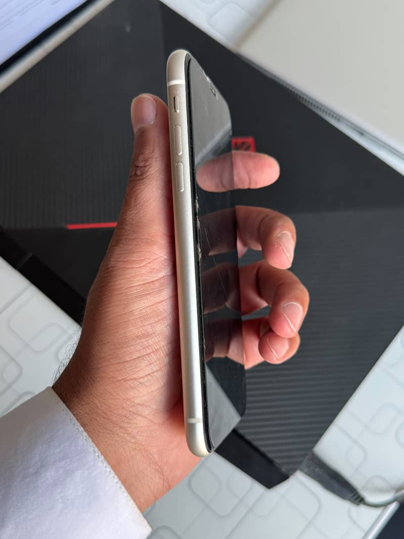 Iphone 11 4