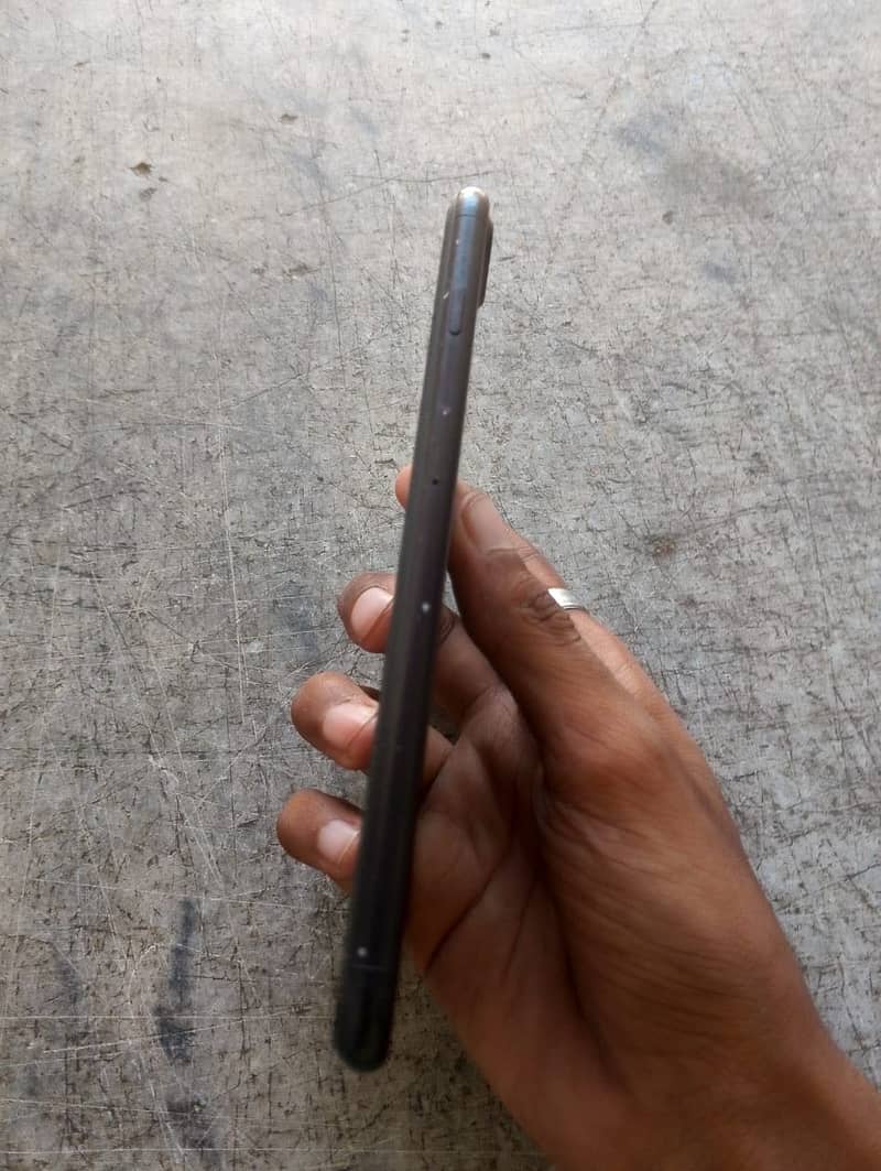 Apple iPhone 7 Plus 2