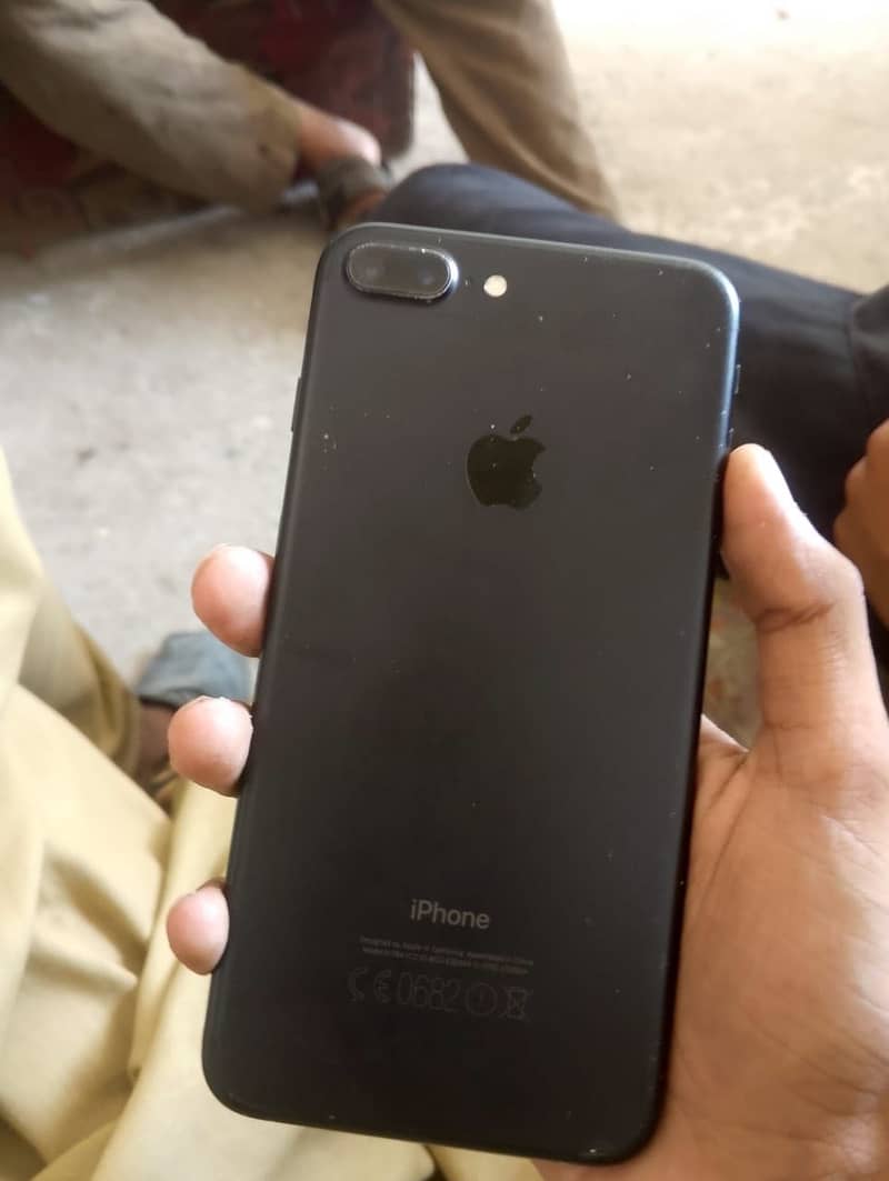 Apple iPhone 7 Plus 5