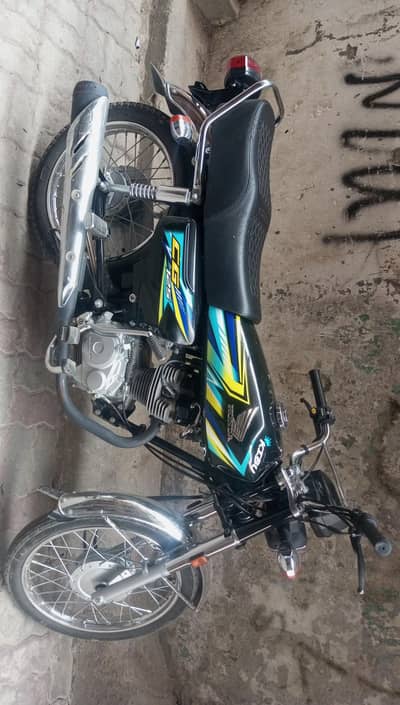 urgent sale Honda 125 26model sticker