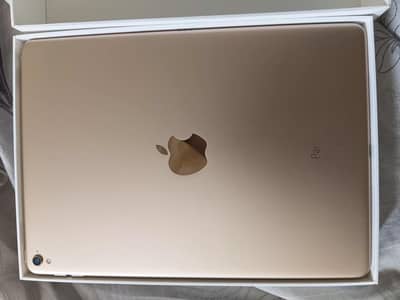 Apple iPad Pro 9.7" (128GB) - US Imported | 10/10 Condition