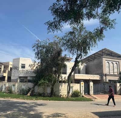 18 Marla Used Spanish Design Most Beautiful Well Maintained Bungalow For Sale At Prime Location Of DHA Lahore Near To Park Masjid & Commercial Market