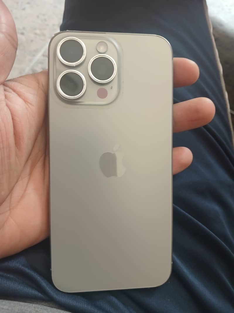 Apple iPhone 15 Pro Max 0