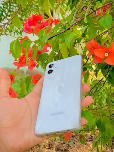 Samsung Mobile A05 - condition 10 by 10 - gb 6/128 - white