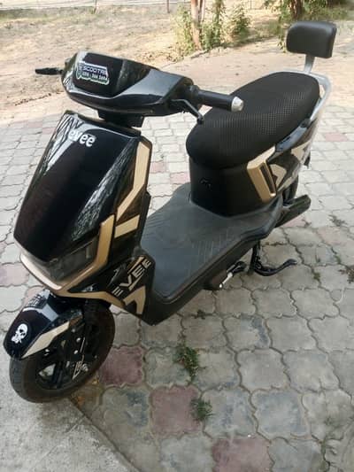 Evee Gen. z.  only 900 kilometers used