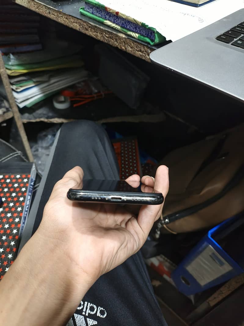 Apple iPhone XS 1