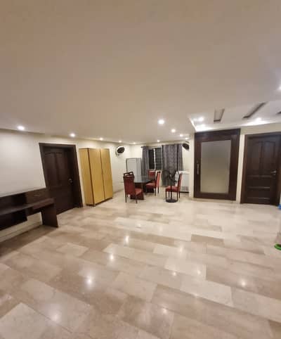 Luxury 14 Marla Villa Available for Sale in Defence Raya