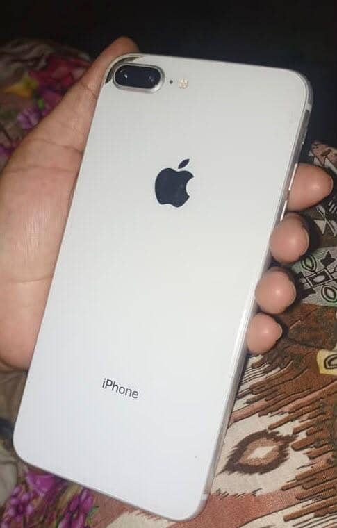 Apple iPhone 8 Plus 2