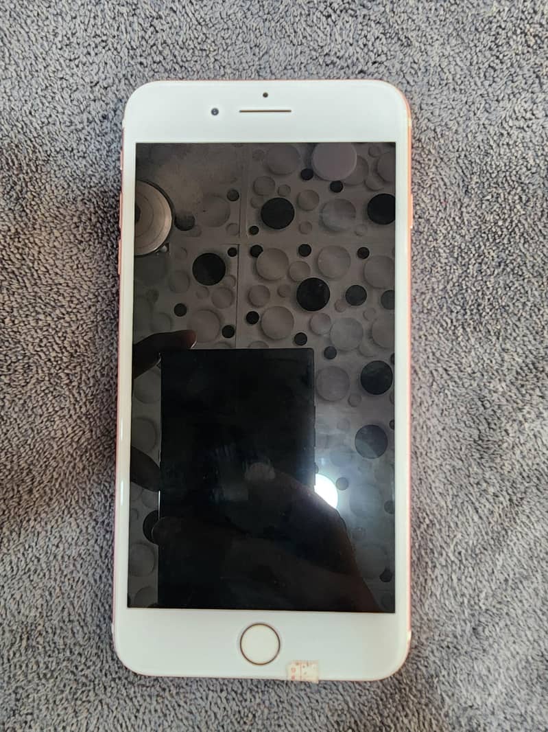 Apple iPhone 8 Plus 1