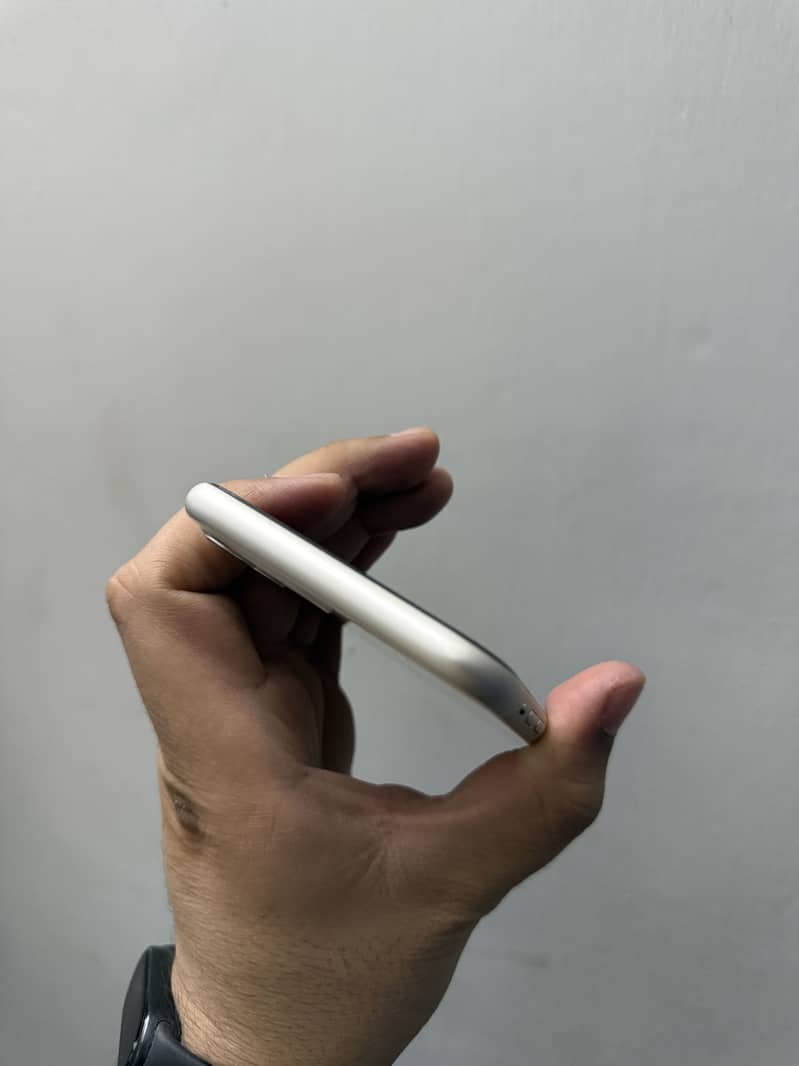 Apple iPhone 11 6