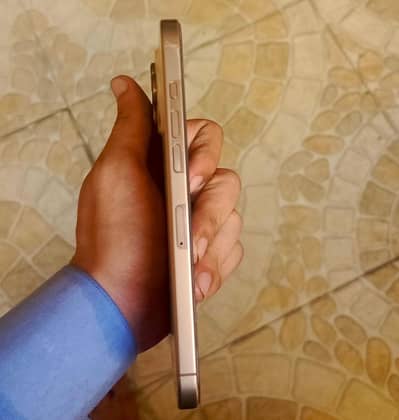 Apple iPhone 16 Pro Max