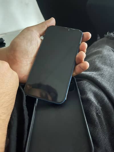 Apple iPhone 12