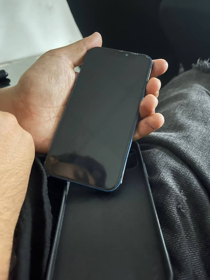 Apple iPhone 12 0