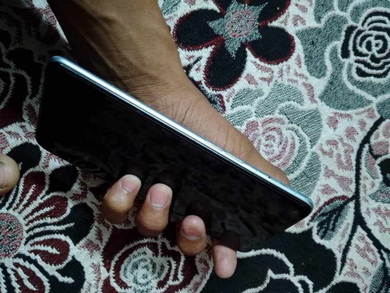 OPPO A76 1