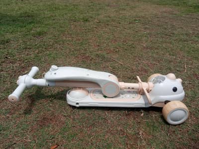 Imported smart seat scoottie
