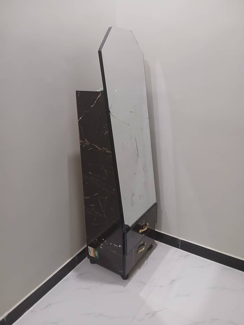 Smart Dressing Table 1