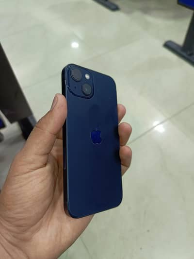 Apple iPhone 13