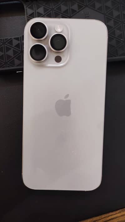 Apple iPhone 16 Pro Max