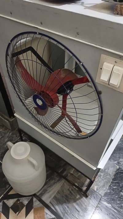 12 volt air cooler ha bhot km use hoa ha bhot achi condition me ha sat