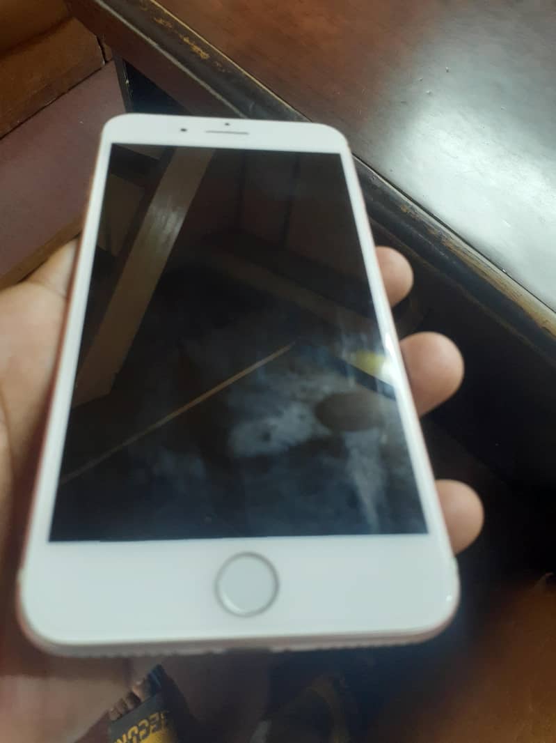Apple iPhone 7 Plus 1