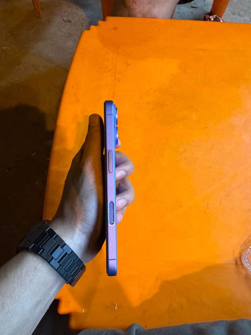 Apple iPhone 16jv 2