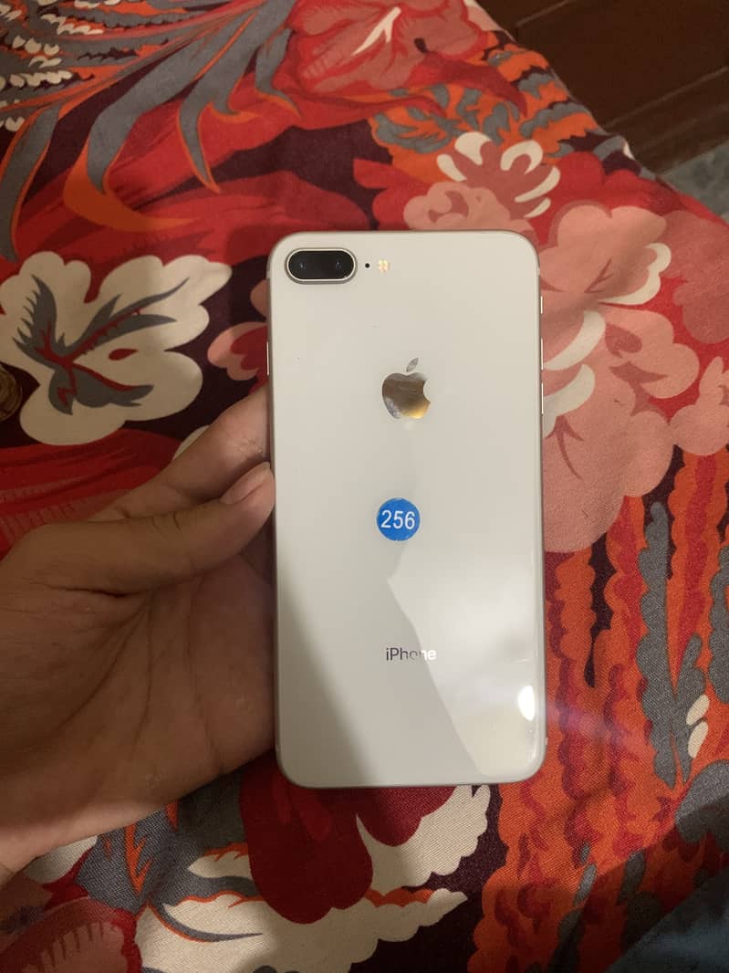 Apple iPhone 8 Plus 5