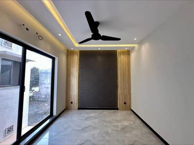 1 Kanal Lavish Upper Portion On Top Location For Rent In DHA Phase 6 Lahore