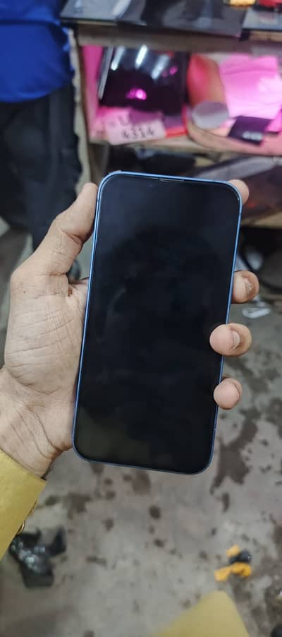 Apple iPhone 13