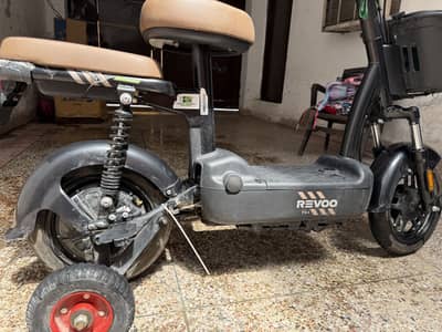 Revoo electric scooty urgent sale