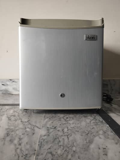 Mini fridge Refrigerator