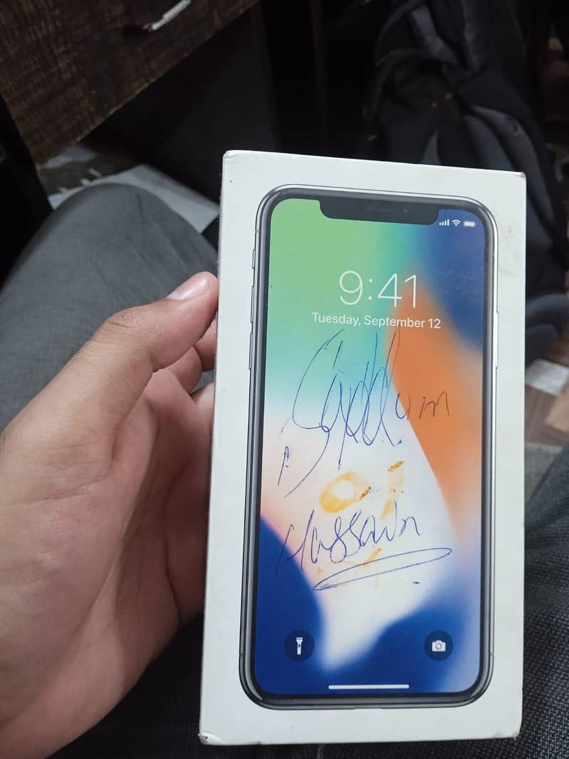 Apple iPhone X 4