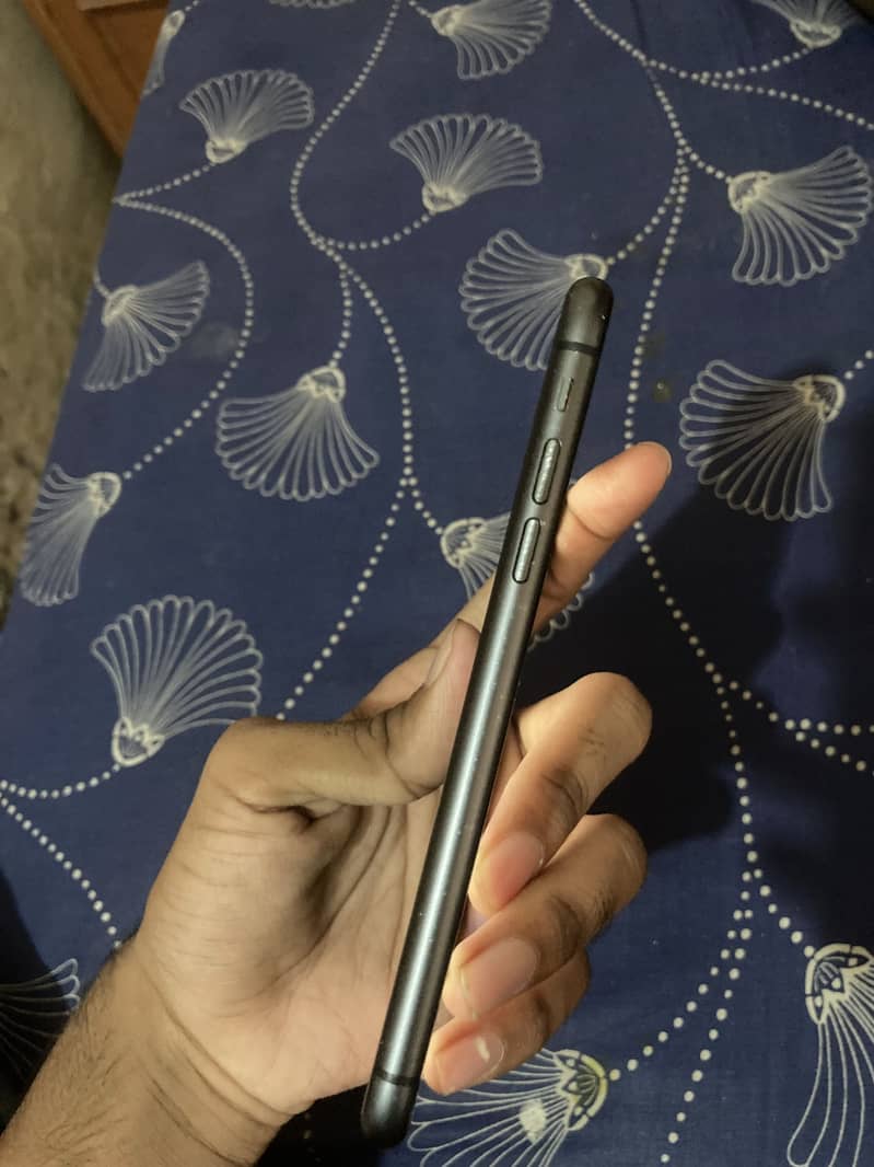 iPhone 11 2