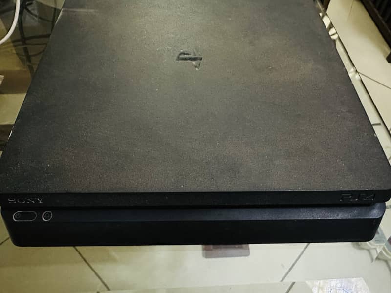 Ps4 slim 2