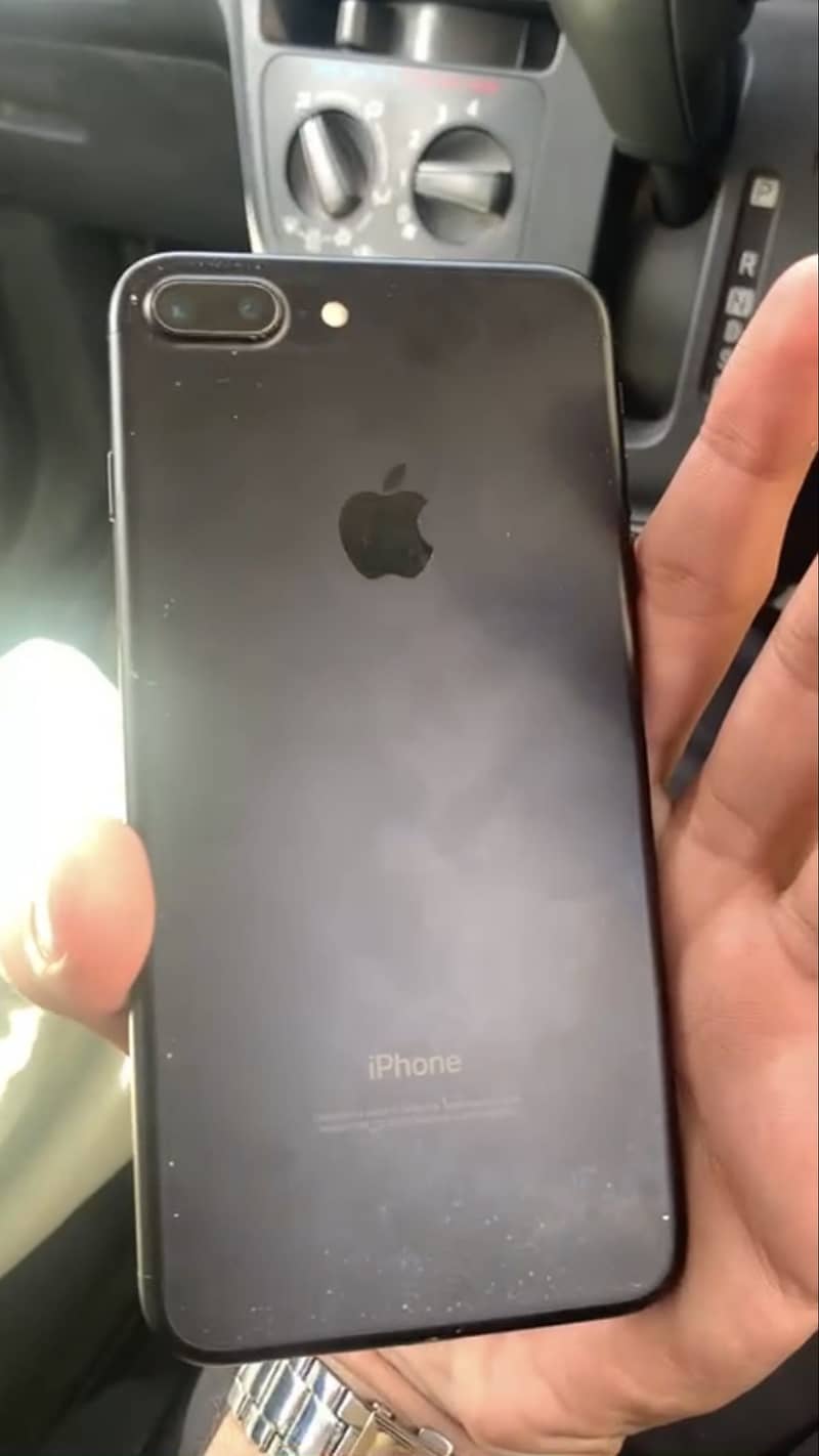 Apple iPhone 7 Plus 1