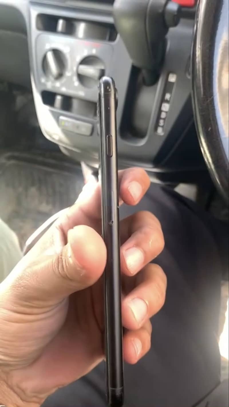 Apple iPhone 7 Plus 3