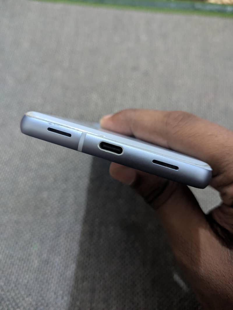 Google pixel 7a 5