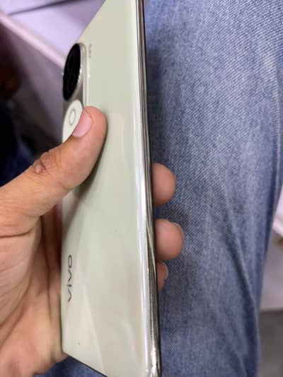 Vivo V40e
