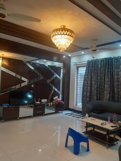 1 KANAL TILE FLOORING UPPER PORTION AVAILABLE FOR RENT IN WAPDA TOWN PHASE 1