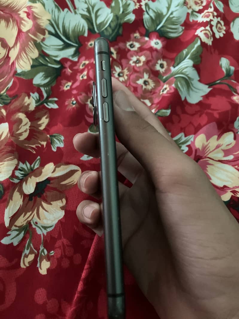 Apple iPhone 11 2