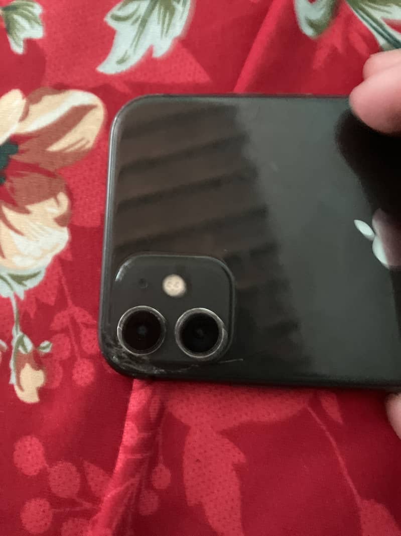 Apple iPhone 11 4