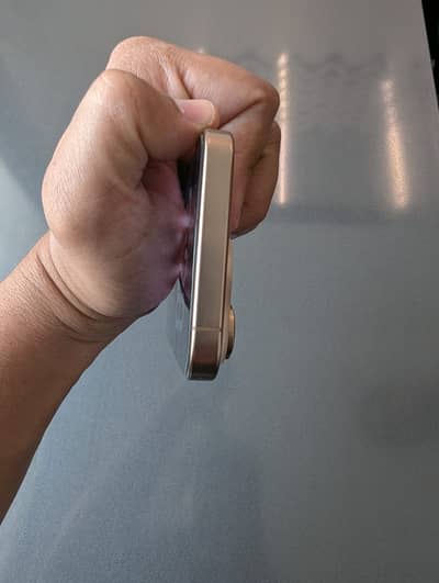 Apple iPhone 16 Pro