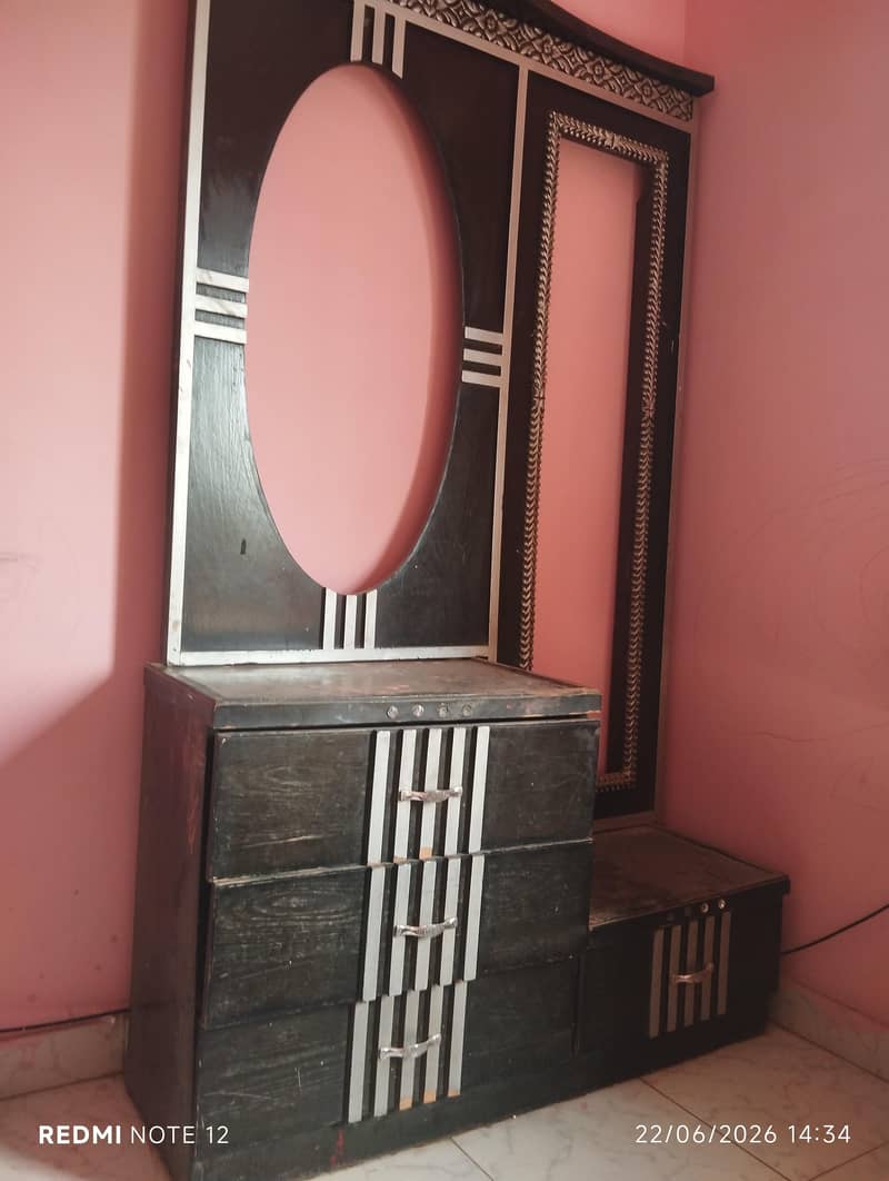 dressing table 1