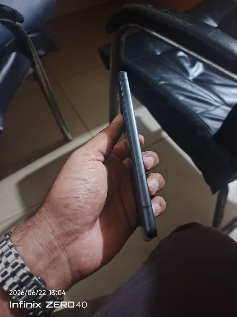 Google pixel 7a 4